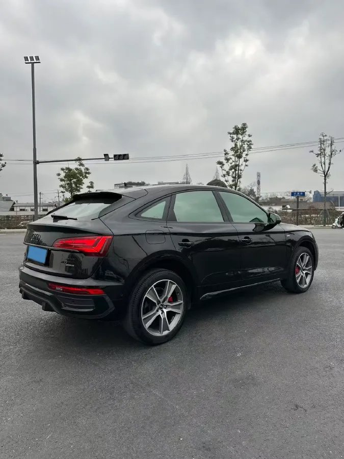 2024 Audi Q5L Sportback 2.0T 190HP L4 7DCT,autocango,china used car exporter,china ev exporter,chinese used car exporter,chinese used ev exporter