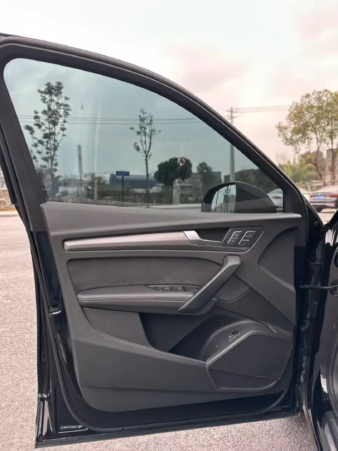 2024 Audi Q5L Sportback 2.0T 190HP L4 7DCT,autocango,china used car exporter,china ev exporter,chinese used car exporter,chinese used ev exporter