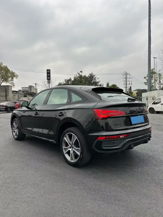 2024 Audi Q5L Sportback 2.0T 190HP L4 7DCT,autocango,china used car exporter,china ev exporter,chinese used car exporter,chinese used ev exporter