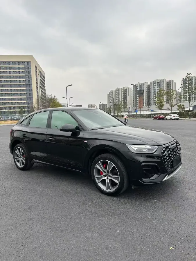 2024 Audi Q5L Sportback 2.0T 190HP L4 7DCT,autocango,china used car exporter,china ev exporter,chinese used car exporter,chinese used ev exporter