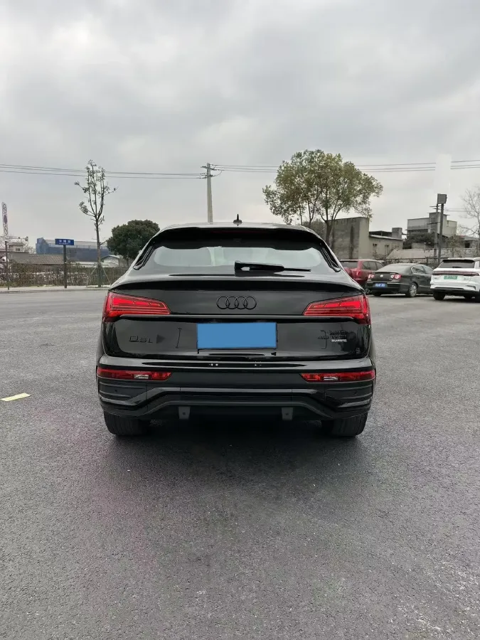 2024 Audi Q5L Sportback 2.0T 190HP L4 7DCT,autocango,china used car exporter,china ev exporter,chinese used car exporter,chinese used ev exporter