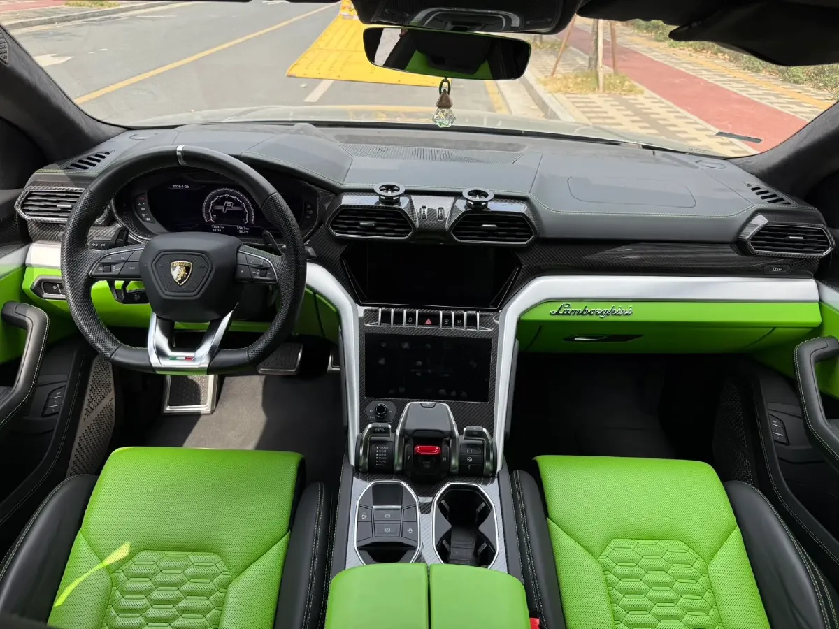 2021 Lamborghini Urus 4.0T 641HP V8 8AT,autocango,china used car exporter,china ev exporter,chinese used car exporter,chinese used ev exporter