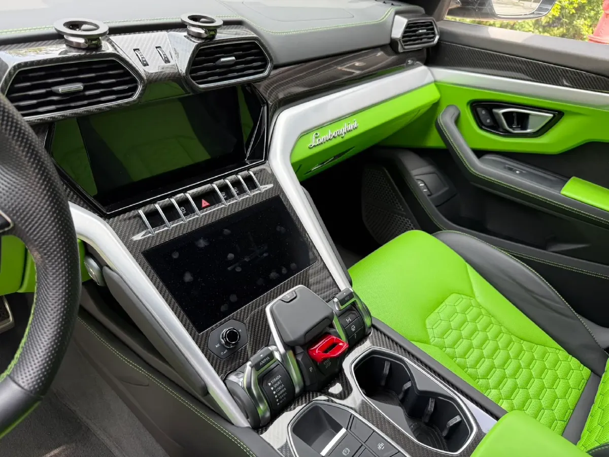 2021 Lamborghini Urus 4.0T 641HP V8 8AT,autocango,china used car exporter,china ev exporter,chinese used car exporter,chinese used ev exporter