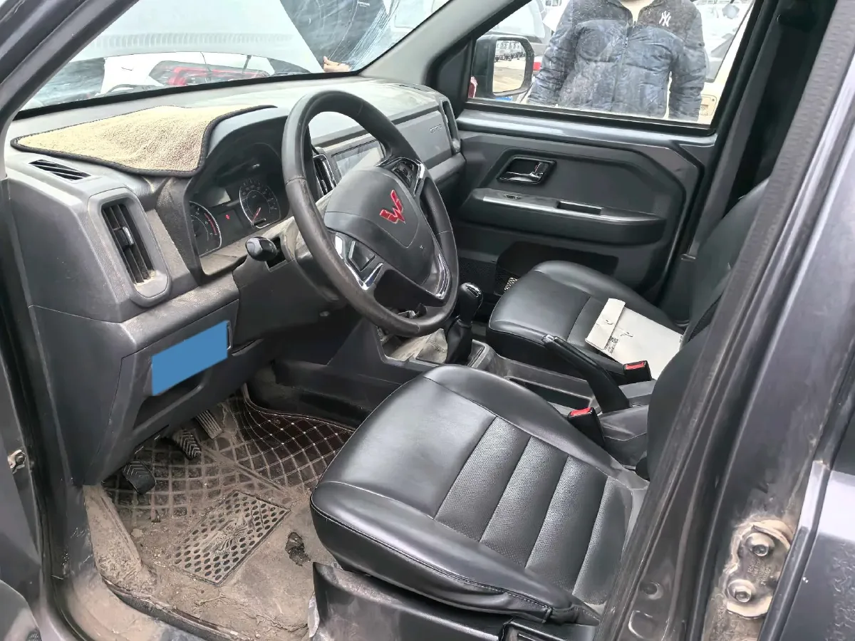 2021 WuLing ZhentTu 1.5L 99HP L4 5MT,autocango,china used car exporter,china ev exporter,chinese used car exporter,chinese used ev exporter