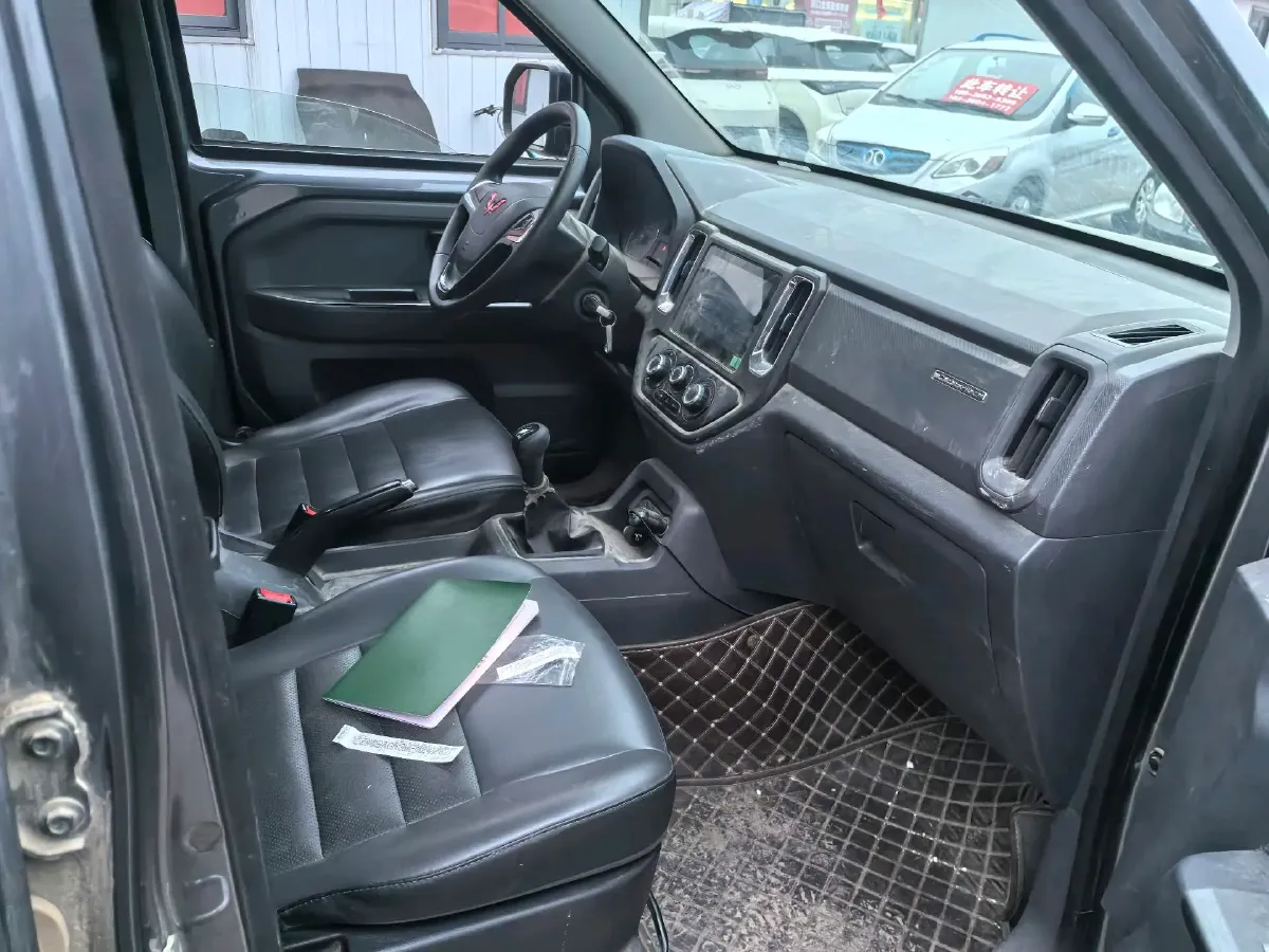 2021 WuLing ZhentTu 1.5L 99HP L4 5MT,autocango,china used car exporter,china ev exporter,chinese used car exporter,chinese used ev exporter