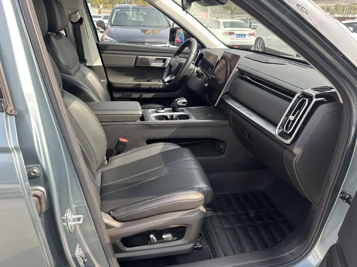 2024 Chery Exploration 06 C-DM 1.5T 156HP L4 DHT PHEV 18.3KWH,autocango,china used car exporter,china ev exporter,chinese used car exporter,chinese used ev exporter