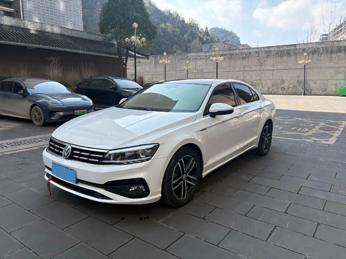 2019 Volkswagen Passat 1.4T 150HP L4 7DCT