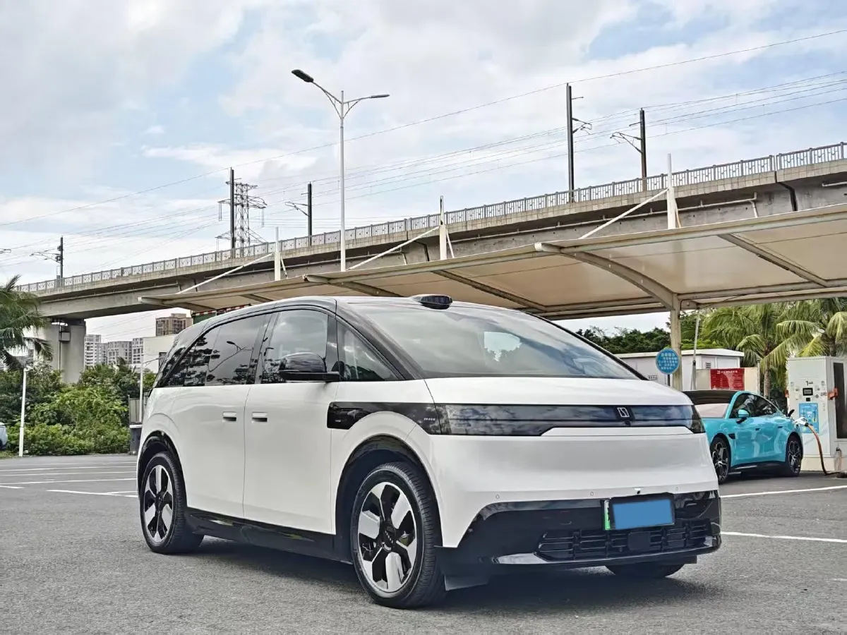 2025 Zeekr MIX BEV 76KWH,autocango,china used car exporter,china ev exporter,chinese used car exporter,chinese used ev exporter