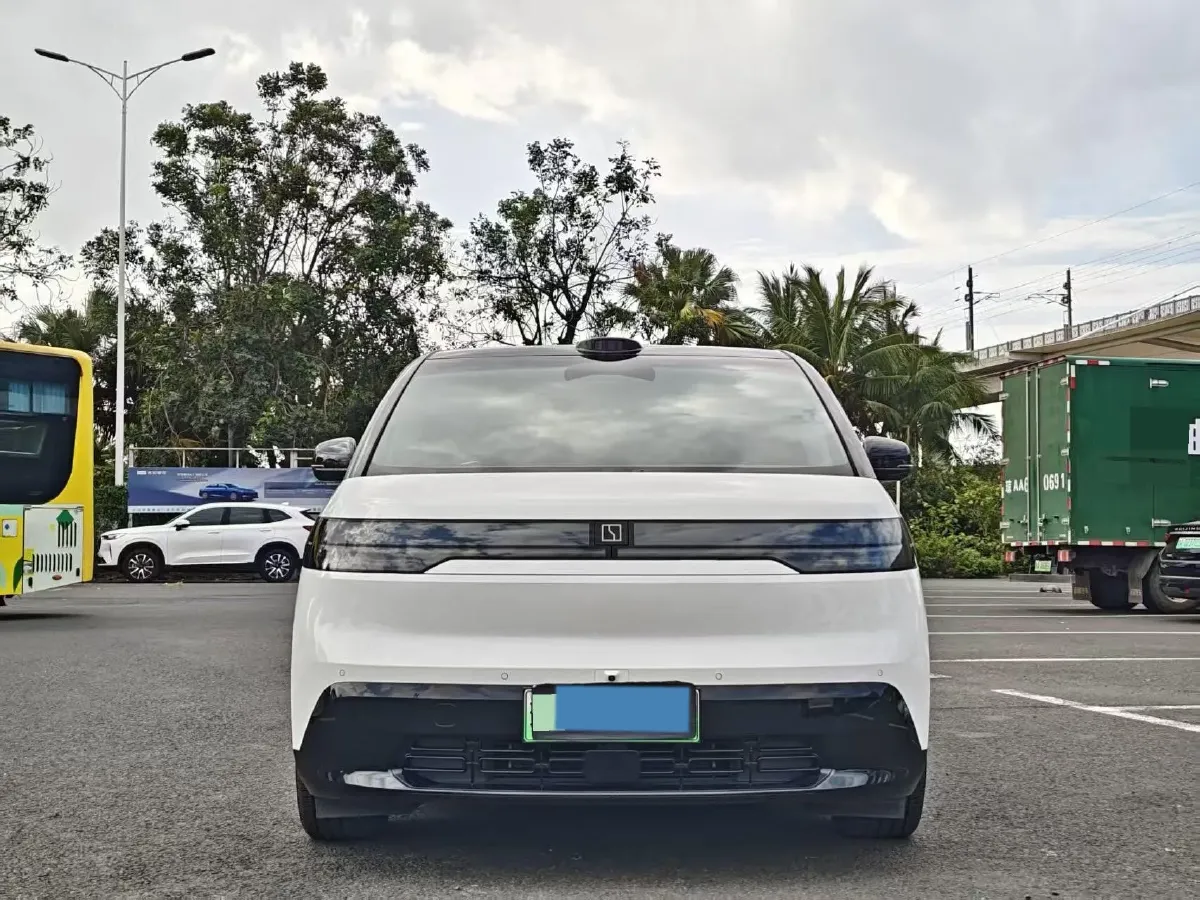 2025 Zeekr MIX BEV 76KWH,autocango,china used car exporter,china ev exporter,chinese used car exporter,chinese used ev exporter