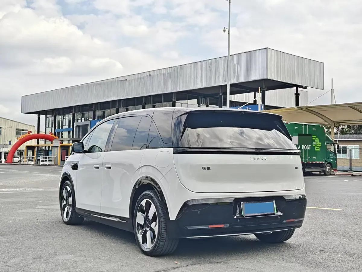 2025 Zeekr MIX BEV 76KWH,autocango,china used car exporter,china ev exporter,chinese used car exporter,chinese used ev exporter
