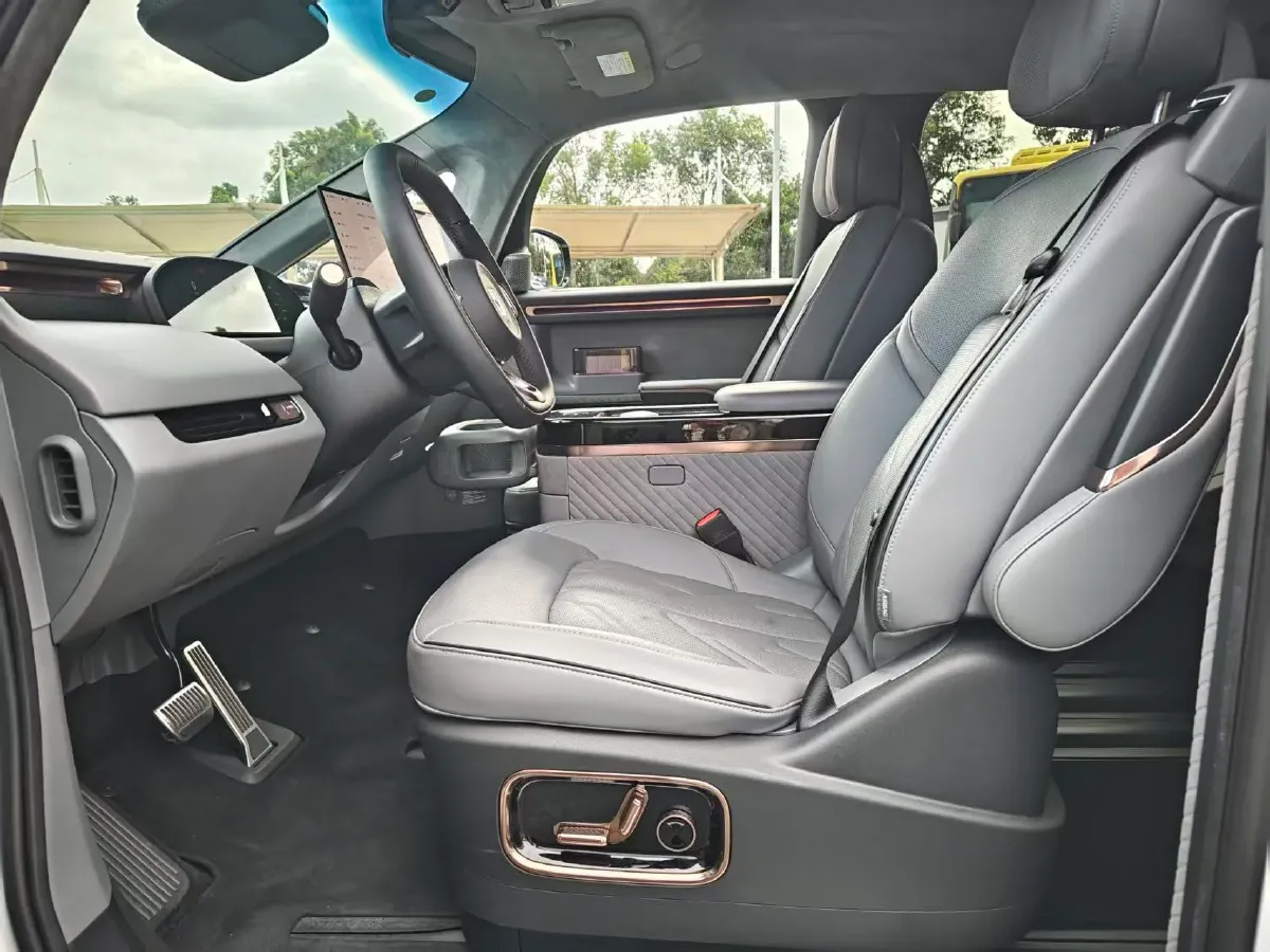 2025 Zeekr MIX BEV 76KWH,autocango,china used car exporter,china ev exporter,chinese used car exporter,chinese used ev exporter