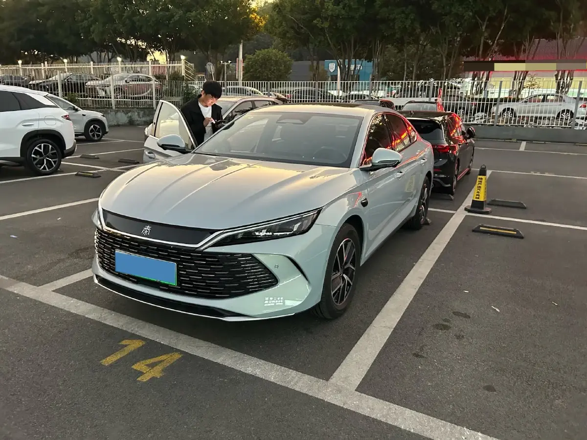 2025 BYD QinL 1.5L 101HP L4 E-CVT PHEV 15.87KWH