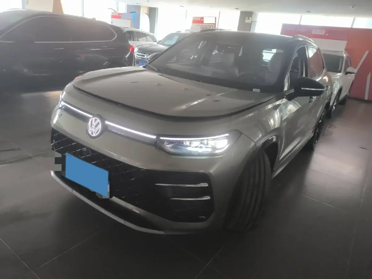 2025 Volkswagen Tayron 2.0T 220HP L4 7DCT