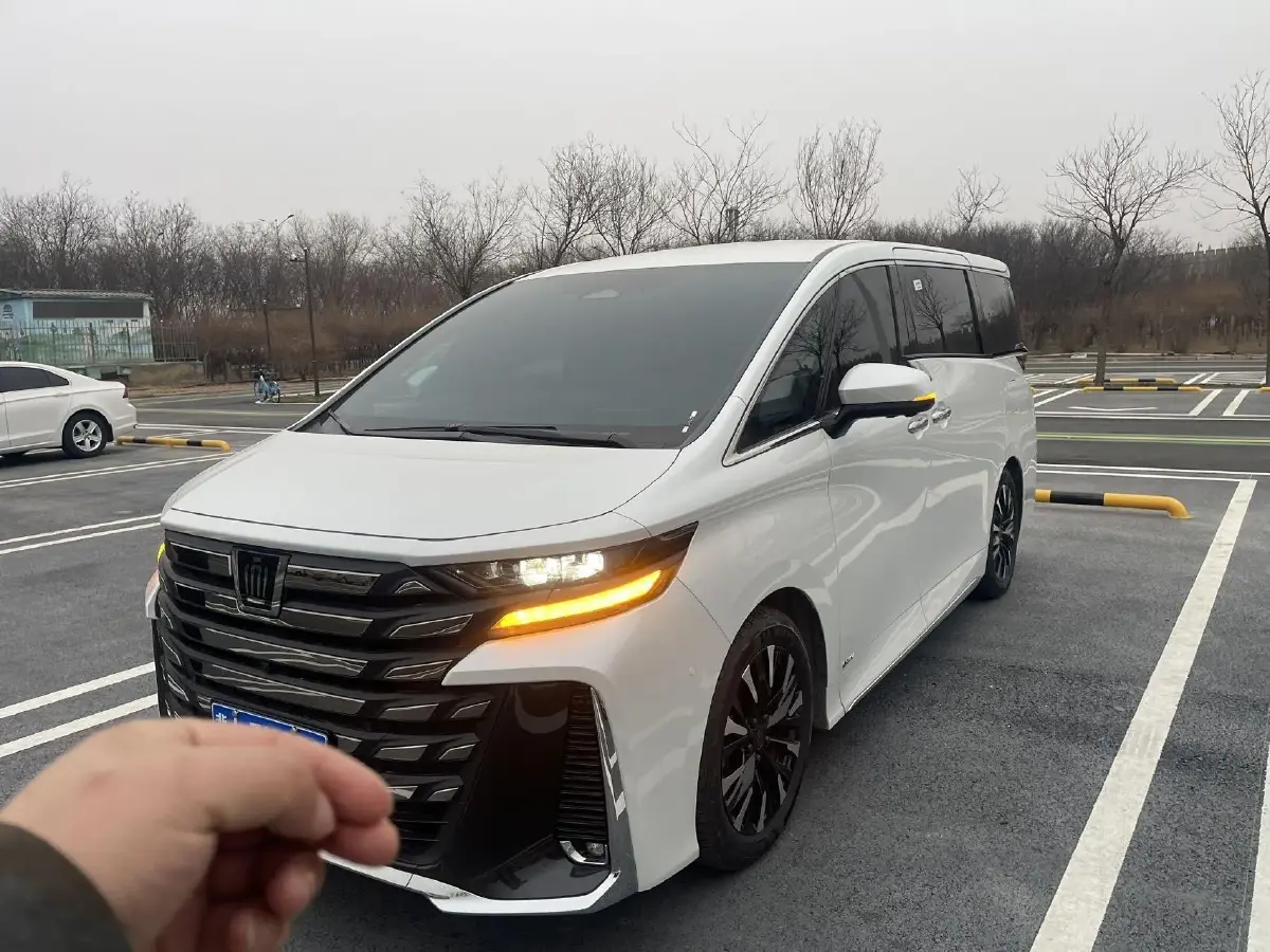 2024 Toyota Vellfire 2.5L 190HP L4 E-CVT Hybrid