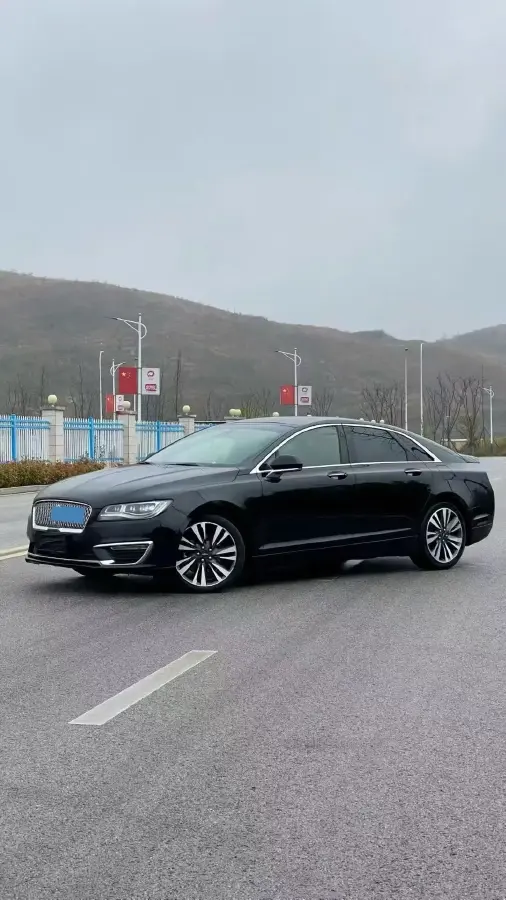 2018 Lincoln MKZ 2.0L 137HP L4 E-CVT Hybrid