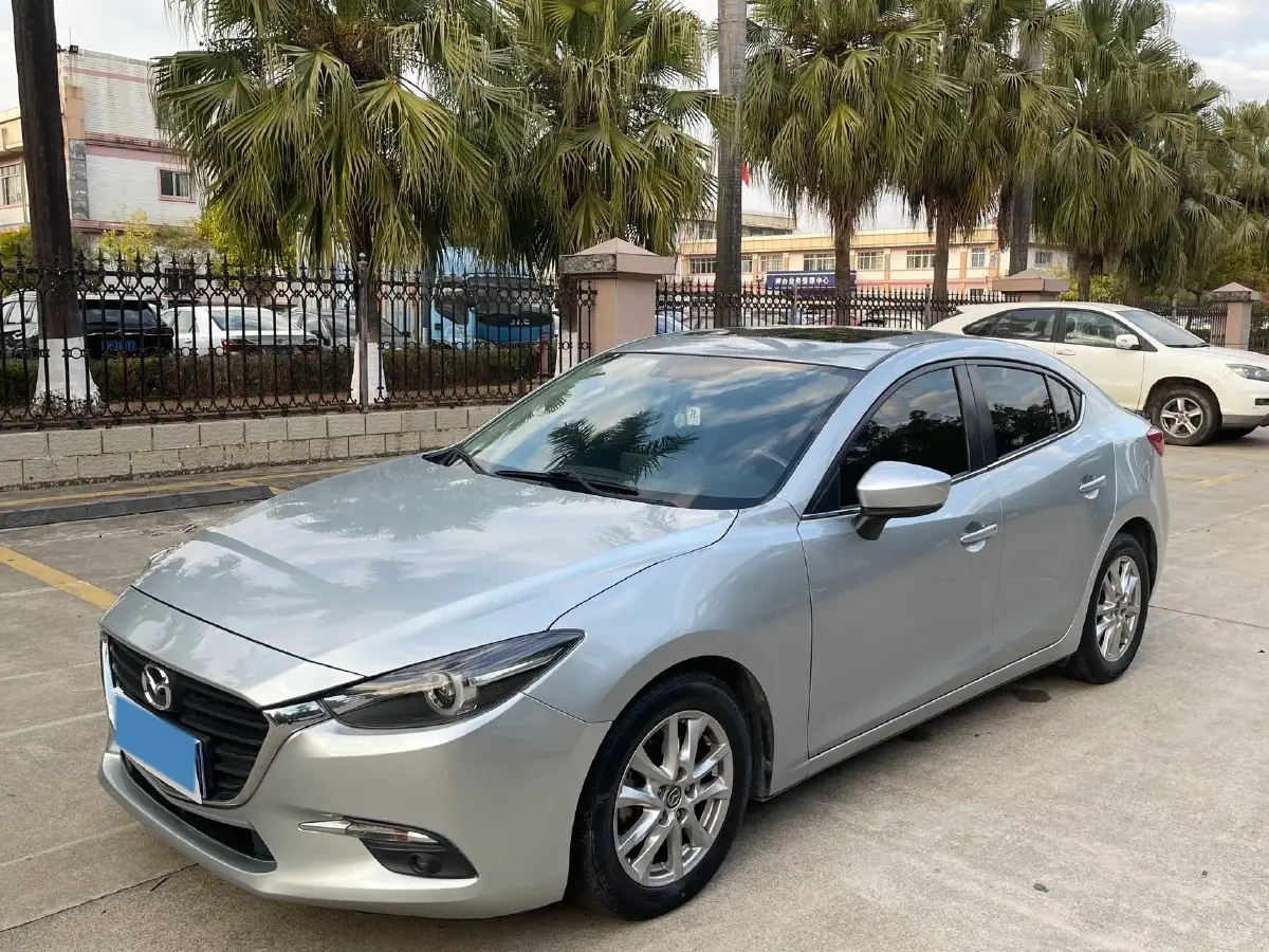 2017 Mazda 3 Axela 1.5L 117HP L4 6AT