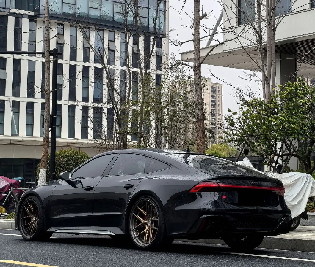 2021 Audi RS 7 4.0T 600HP V8 8AT,autocango,china used car exporter,china ev exporter,chinese used car exporter,chinese used ev exporter