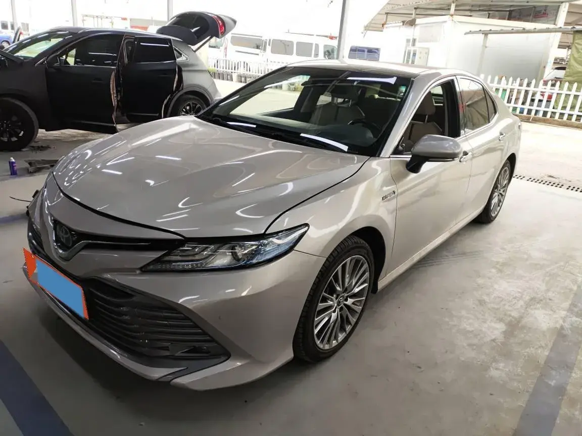 2018 Toyota Camry 2.5L 178HP L4 E-CVT Hybrid