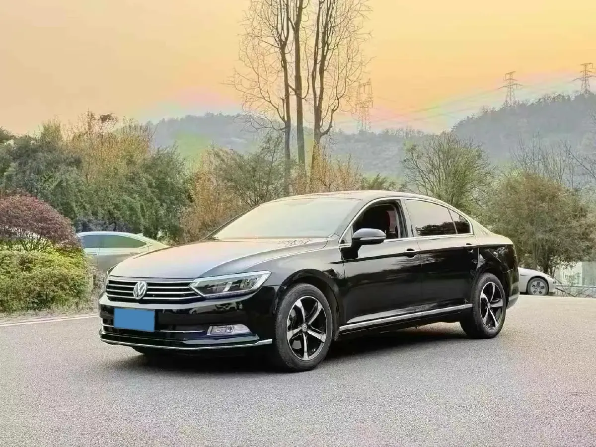 2017 Volkswagen Magotan 2.0T 220HP L4 7DCT