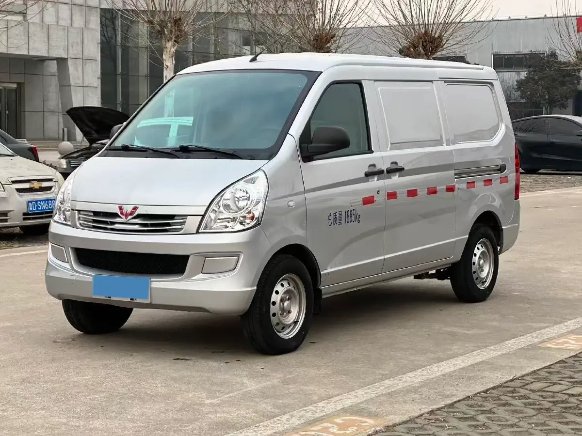 2022 WuLing RongGuang S 1.2L 76HP L4 5MT