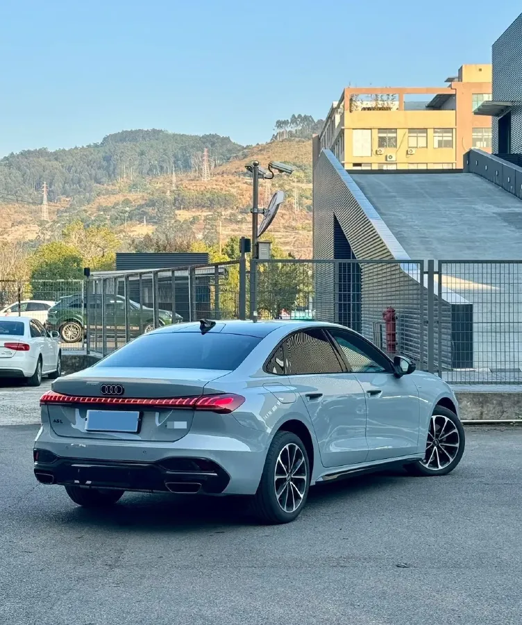 2026 Audi A5L 2.0T 204HP L4 7DCT,autocango,china used car exporter,china ev exporter,chinese used car exporter,chinese used ev exporter