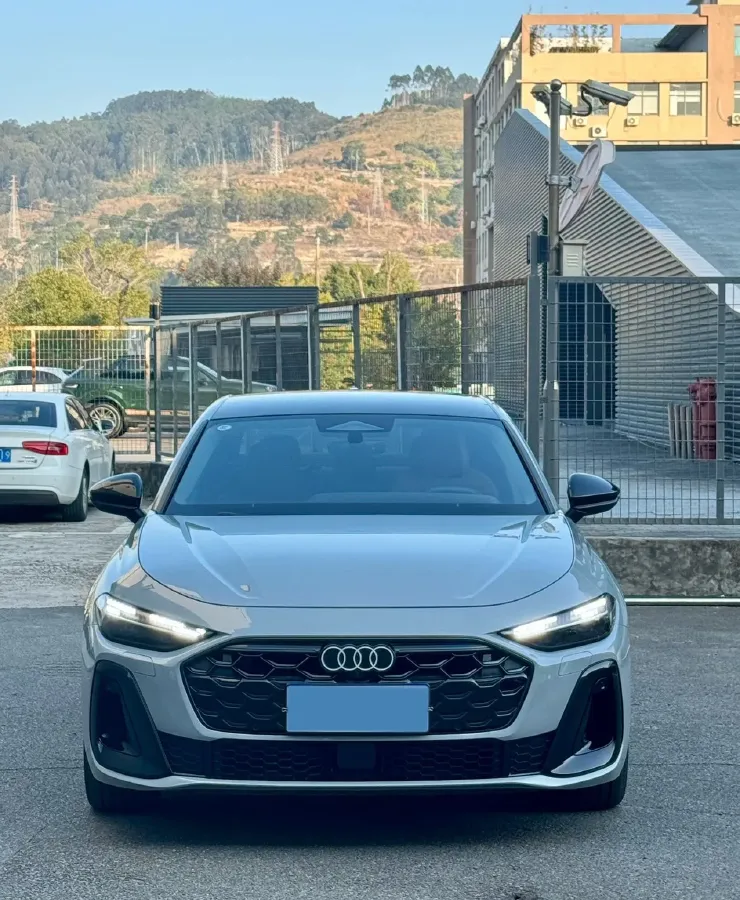 2026 Audi A5L 2.0T 204HP L4 7DCT,autocango,china used car exporter,china ev exporter,chinese used car exporter,chinese used ev exporter