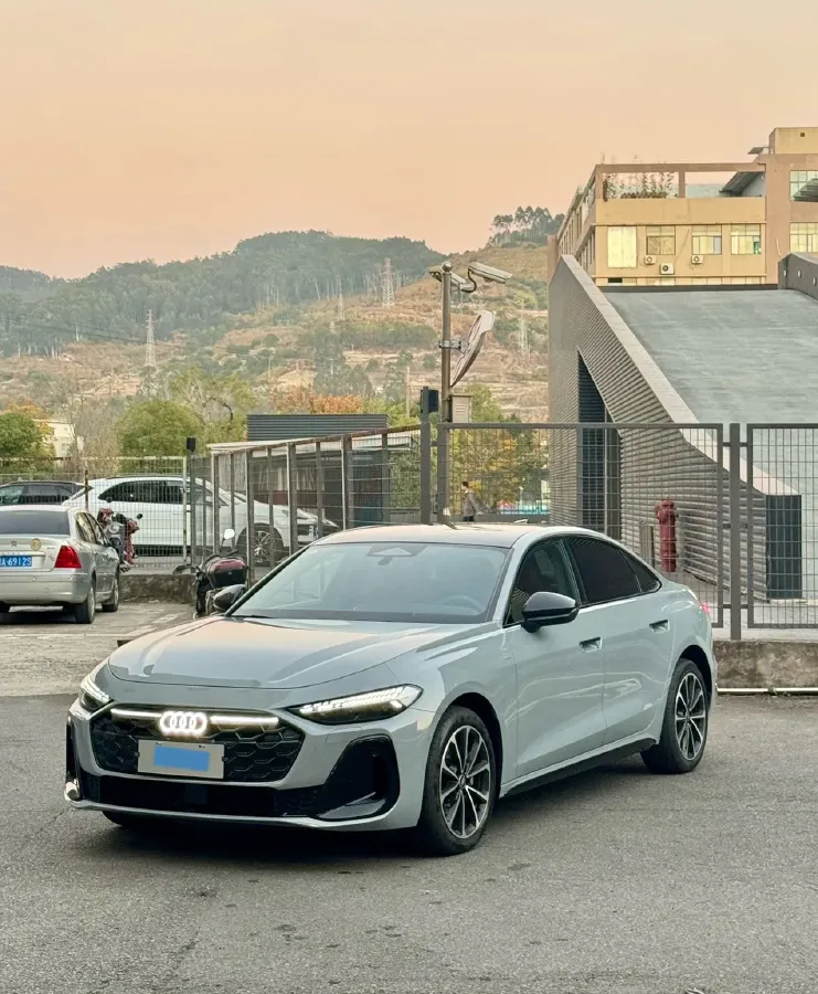 2026 Audi A5L 2.0T 204HP L4 7DCT,autocango,china used car exporter,china ev exporter,chinese used car exporter,chinese used ev exporter
