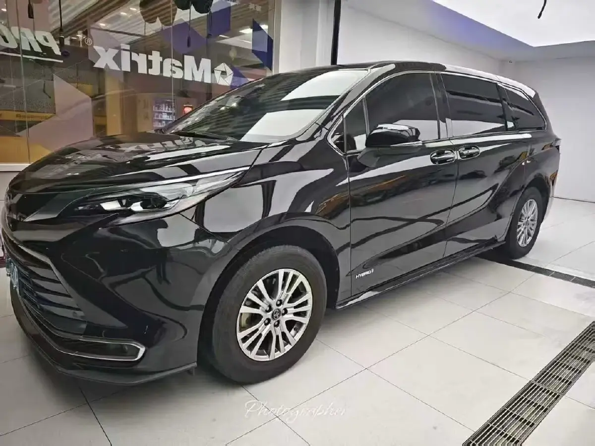 2021 Toyota Sienna 2.5L 192HP L4 E-CVT Hybrid