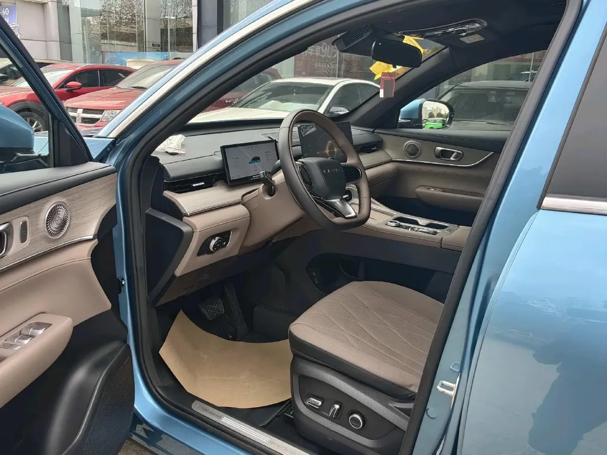 2025 Chery Tiggo8 PLUS C-DM 1.5T 156HP L4 1DHT PHEV,autocango,china used car exporter,china ev exporter,chinese used car exporter,chinese used ev exporter