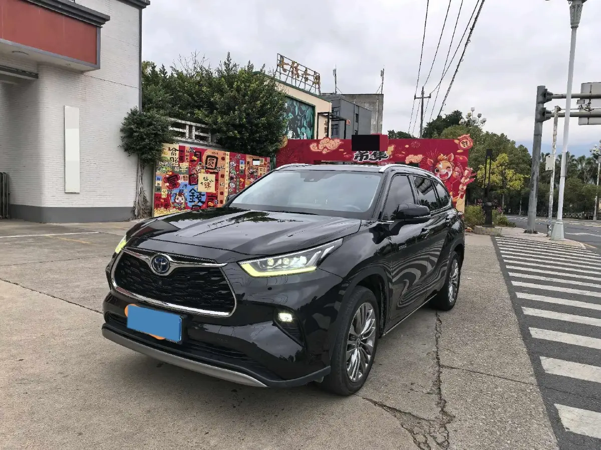 2023 Toyota Highlander 2.5L 189HP L4 E-CVT Hybrid