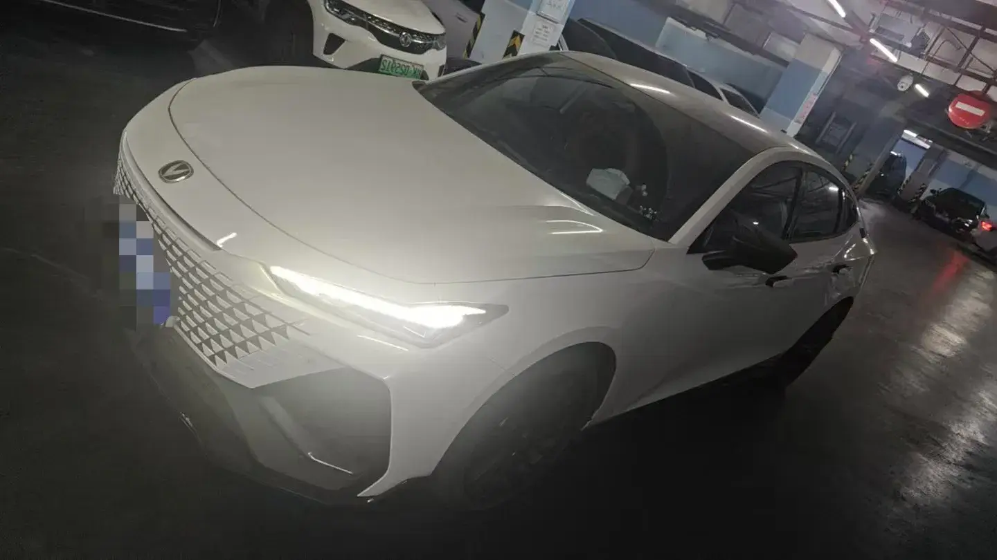 2024 ChangAn UNI-V 2.0T 233HP L4 8AT