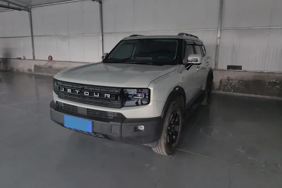 2025 Jetour Traveller 2.0T 254HP L4 7DCT