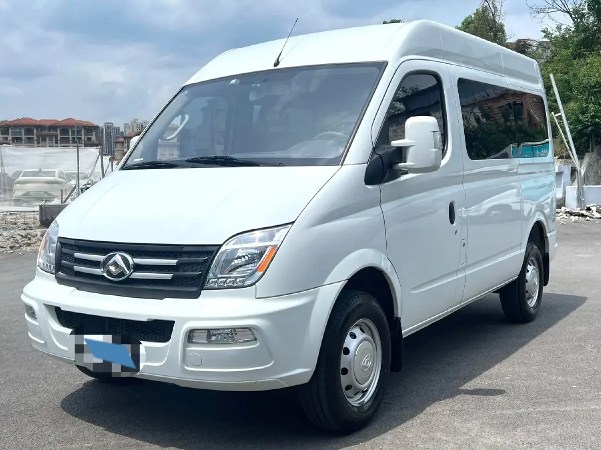 2023 MAXUS XinTu V80 2.0T 127HP L4 6MT