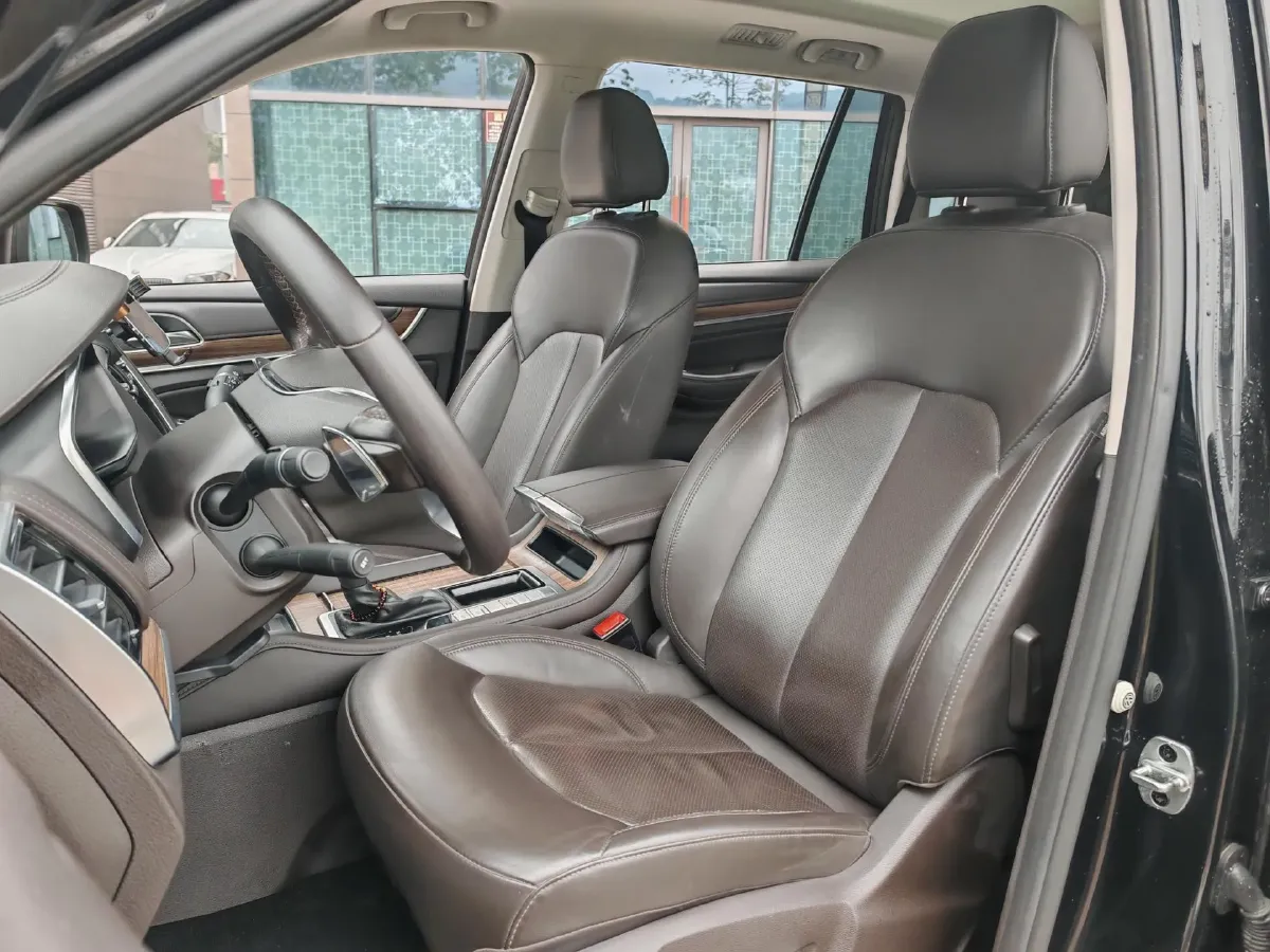 2019 Roewe RX8 2.0T 222HP L4 6AT,autocango,china used car exporter,china ev exporter,chinese used car exporter,chinese used ev exporter