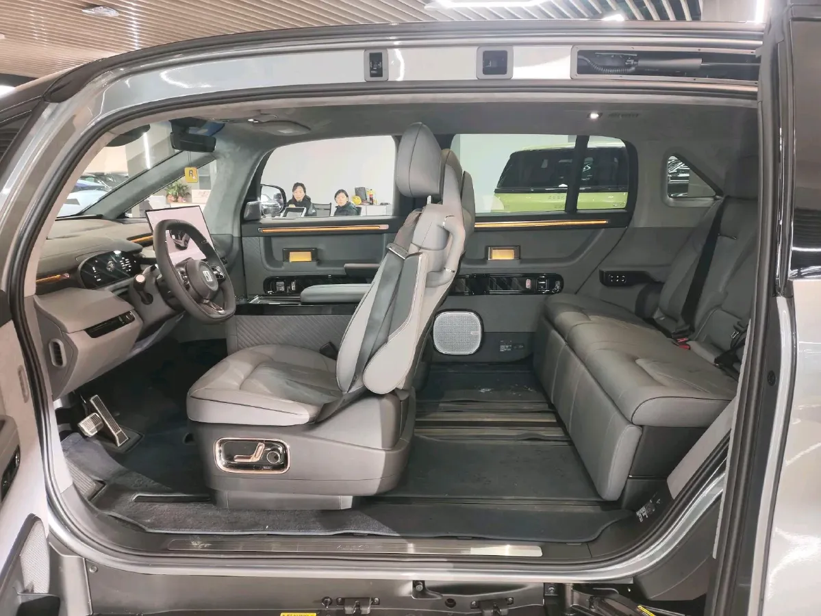 2025 Zeekr MIX BEV 102KWH,autocango,china used car exporter,china ev exporter,chinese used car exporter,chinese used ev exporter