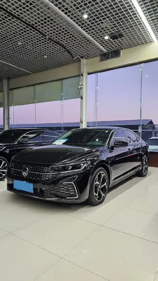 2023 Volkswagen Passat 2.0T 186HP L4 7DCT