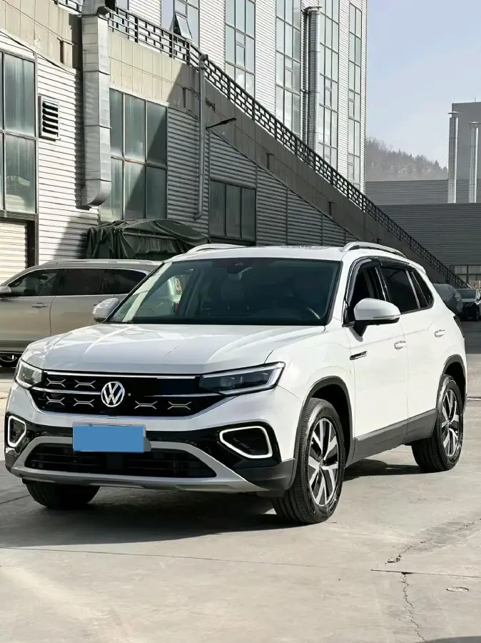 2023 Volkswagen Tayron 2.0T 186HP L4 7DCT