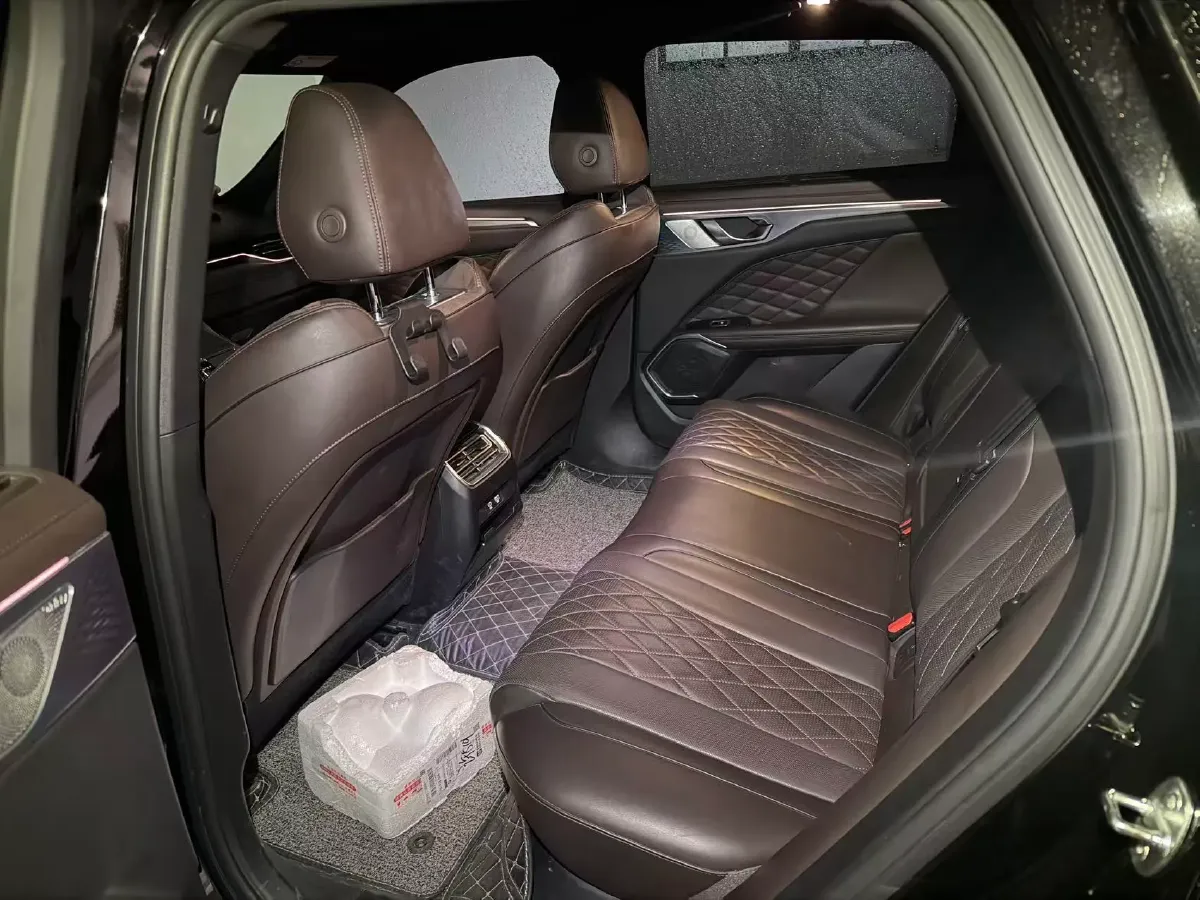 2022 WEY Mocha 1.5T 156HP L4 2DHT PHEV 39.67KWH,autocango,china used car exporter,china ev exporter,chinese used car exporter,chinese used ev exporter