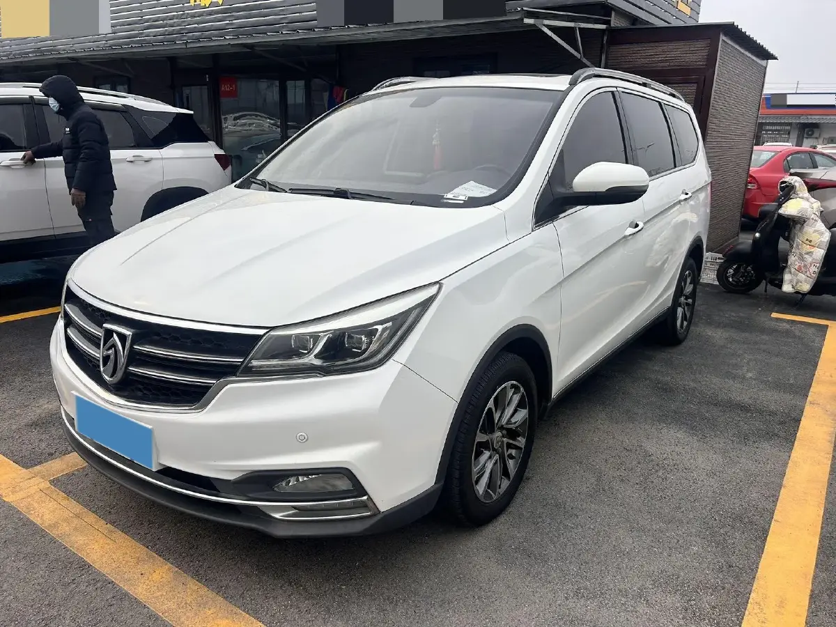2017 BaoJun 730 1.5T 150HP L4 6MT