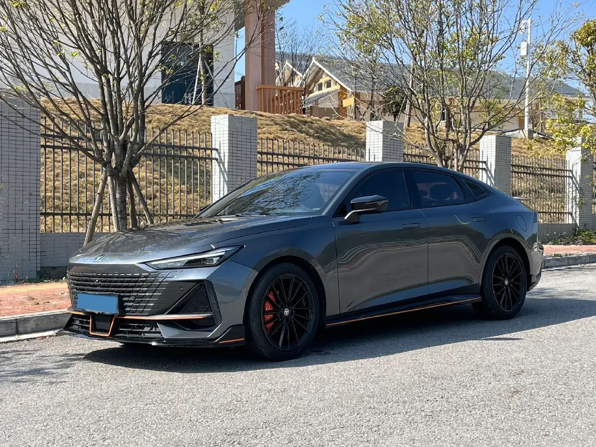 2022 ChangAn UNI-V 1.5T 188HP L4 7DCT