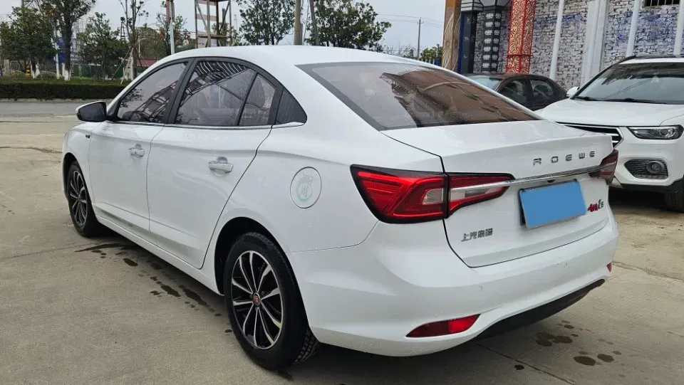 2020 Roewe i5 1.5L 120HP L4 5MT,autocango,china used car exporter,china ev exporter,chinese used car exporter,chinese used ev exporter
