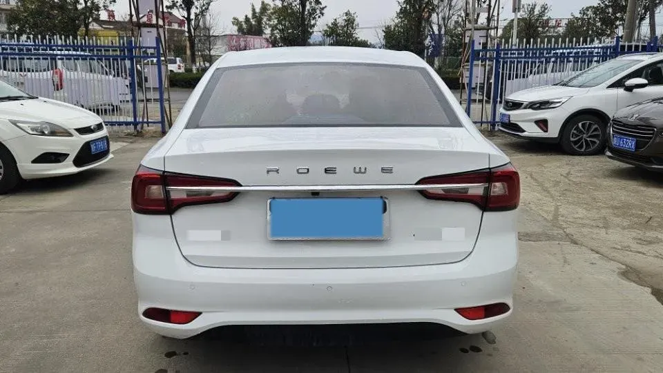 2020 Roewe i5 1.5L 120HP L4 5MT,autocango,china used car exporter,china ev exporter,chinese used car exporter,chinese used ev exporter