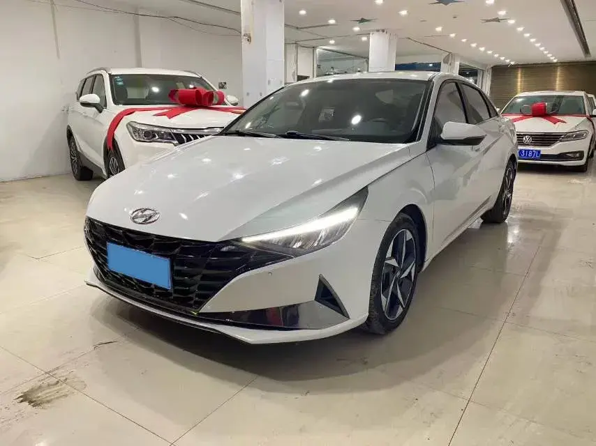 2022 Hyundai Elantra 1.5L 115HP L4 CVT