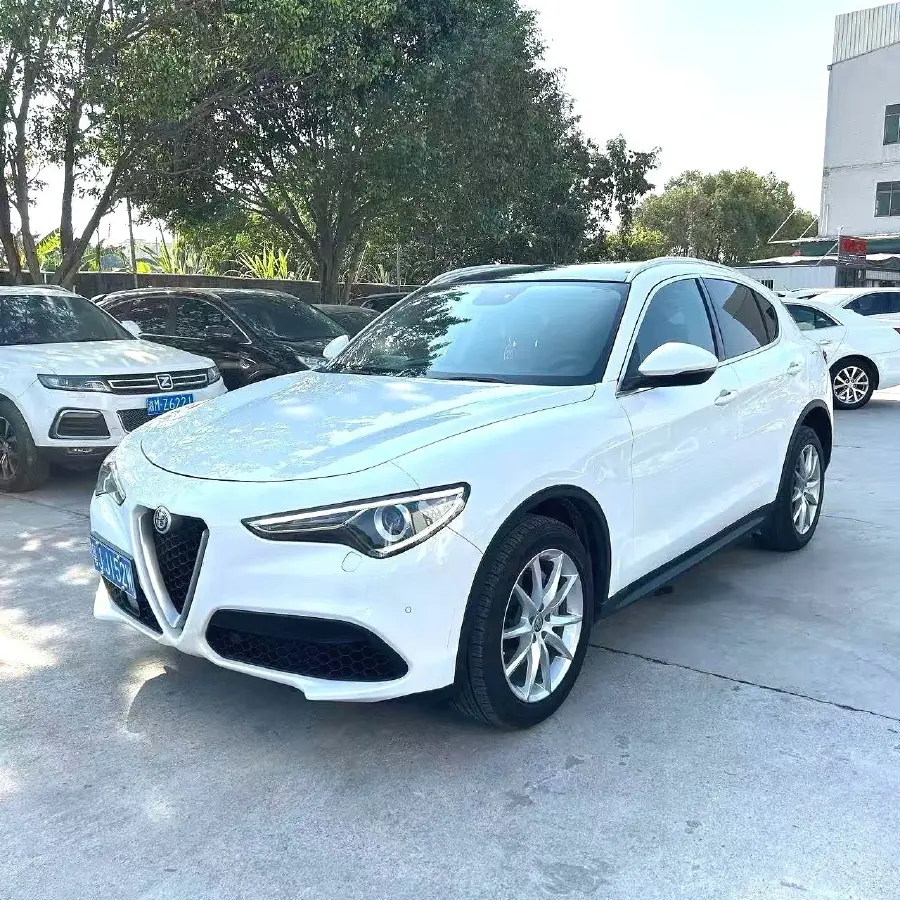 2017 Alfa Romeo Stelvio 2.0T 280HP L4 8AT