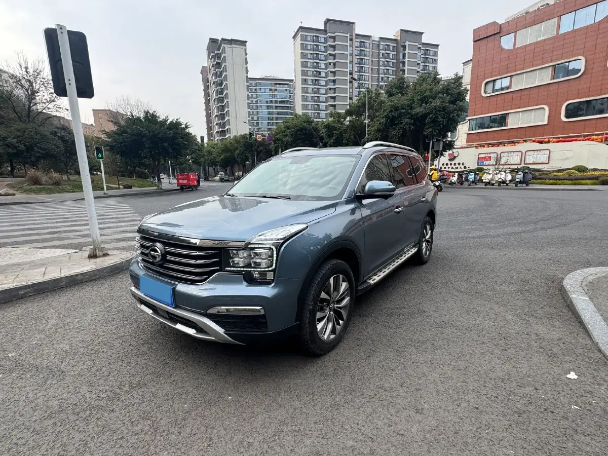 2017 GAC Trumpchi GS8 2.0T 201HP L4 6AT