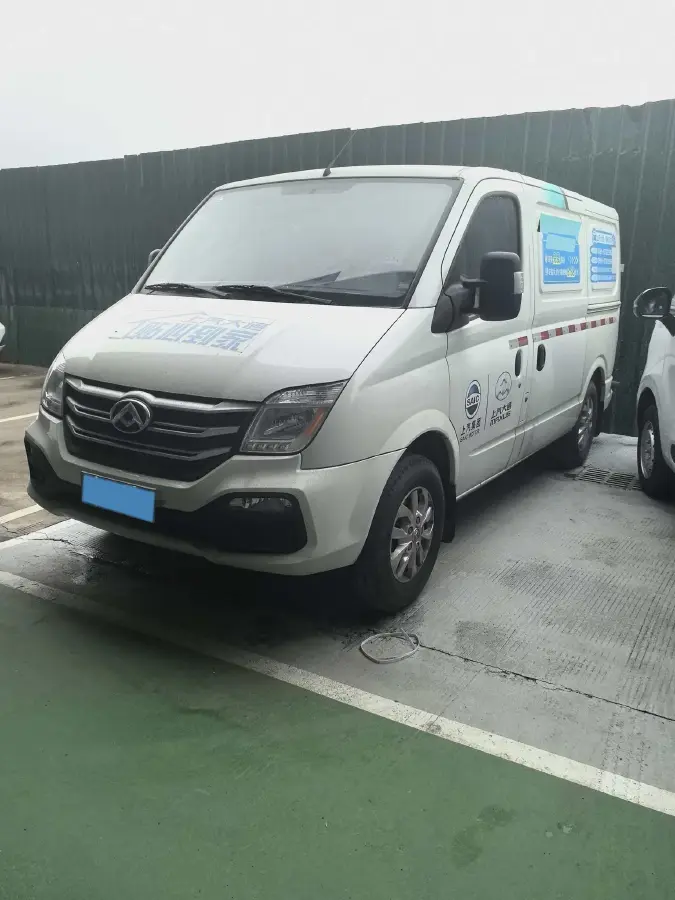 2023 MAXUS XinTu V80 2.0T 139HP L4 6MT