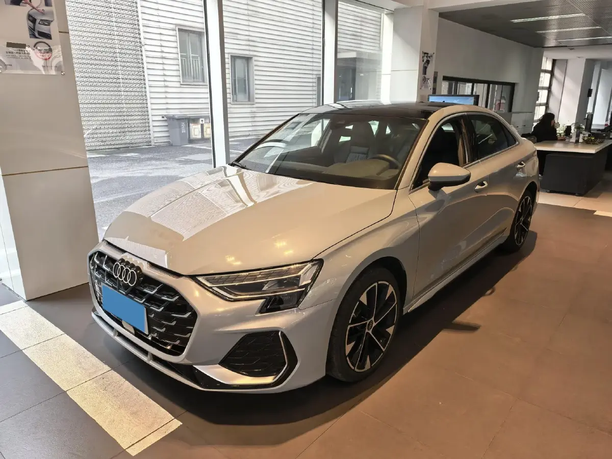 2025 Audi A3 1.5T 160HP L4 7DCT