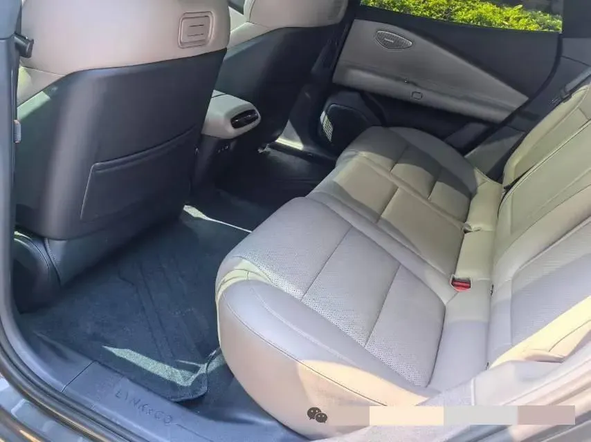 2025 LYNK&CO Z10 BEV 95KWH,autocango,china used car exporter,china ev exporter,chinese used car exporter,chinese used ev exporter