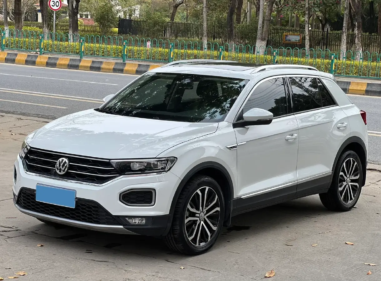 2019 Volkswagen T-Roc 1.4T 150HP L4 7DCT