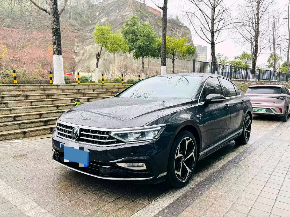 2023 Volkswagen Magotan 2.0T 220HP L4 7DCT